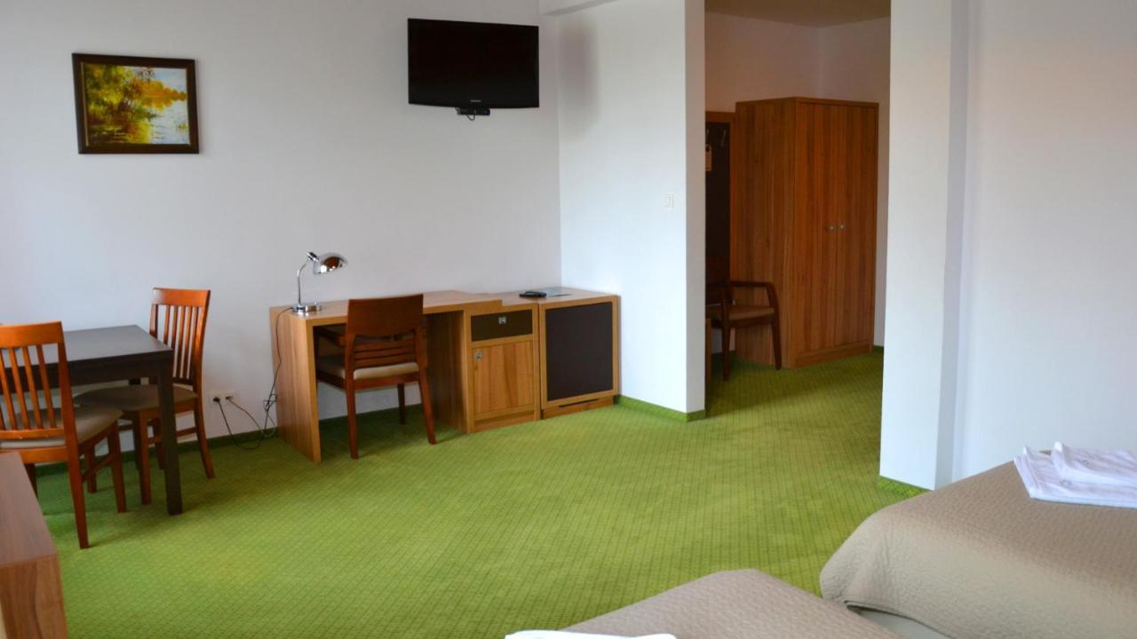 Tawerna Kaper Hotel Ilawa Exterior photo