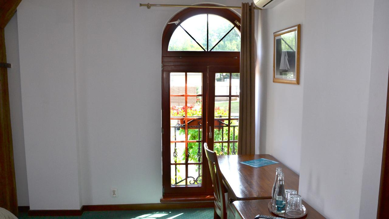 Tawerna Kaper Hotel Ilawa Exterior photo