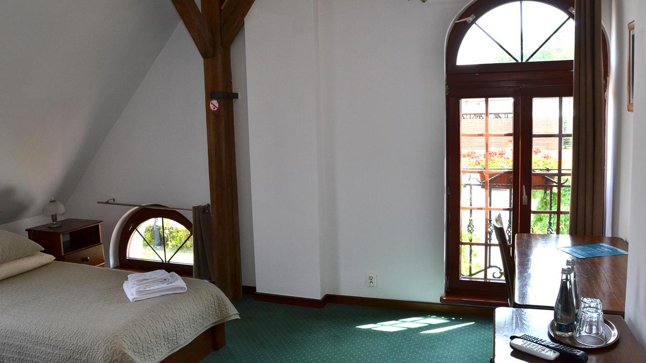 Tawerna Kaper Hotel Ilawa Exterior photo